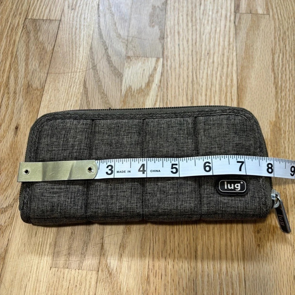 Lug | Quilted Handspring Travel Wallet Brown - Picture 3 of 7